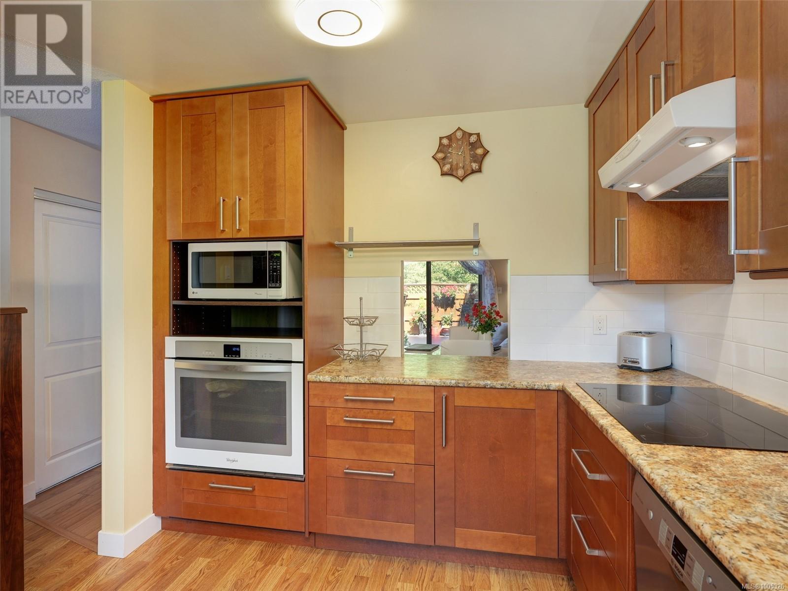 Property at 205 642 Agnes St image 5