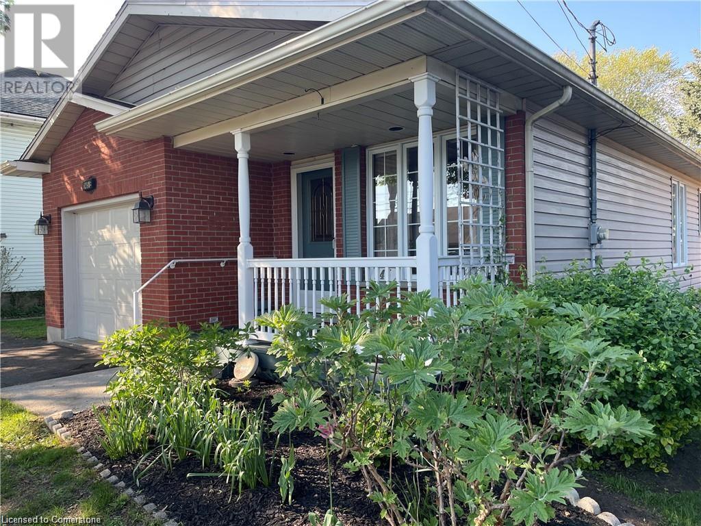 Property at 145 CROSS Street E image 3
