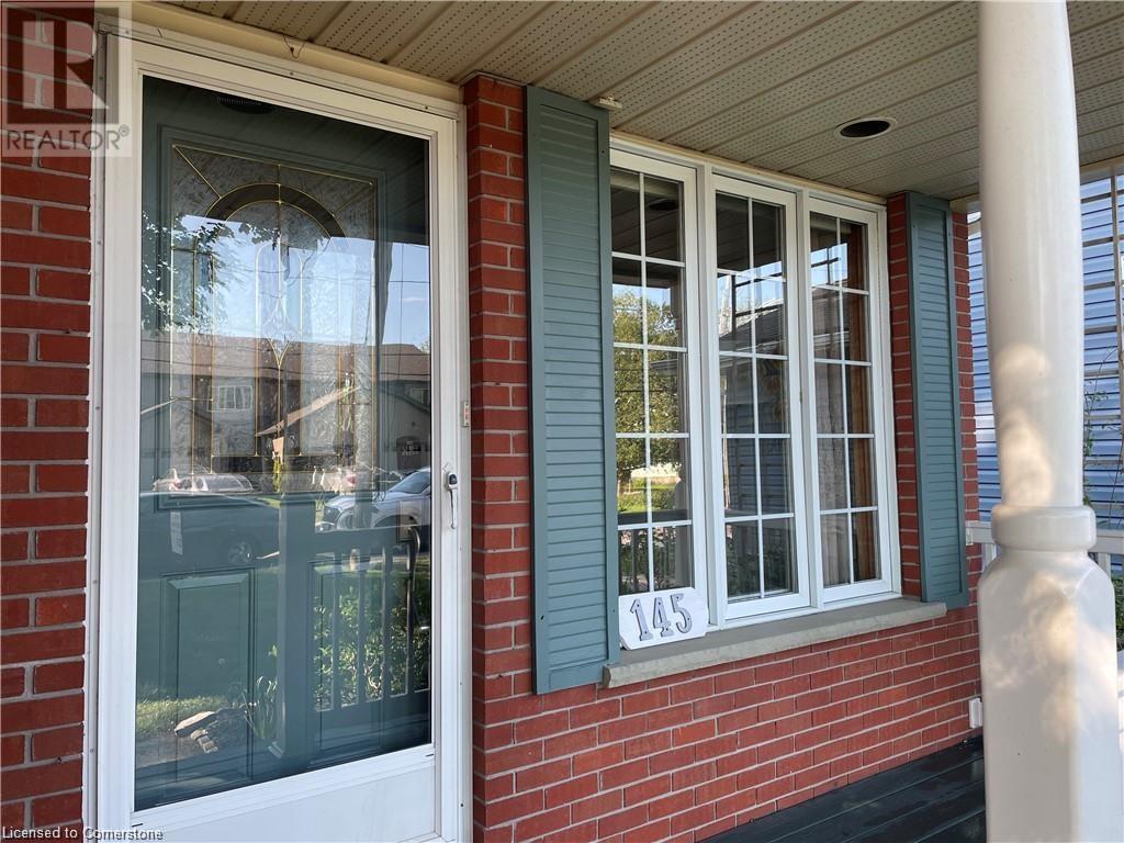 Property at 145 CROSS Street E image 4