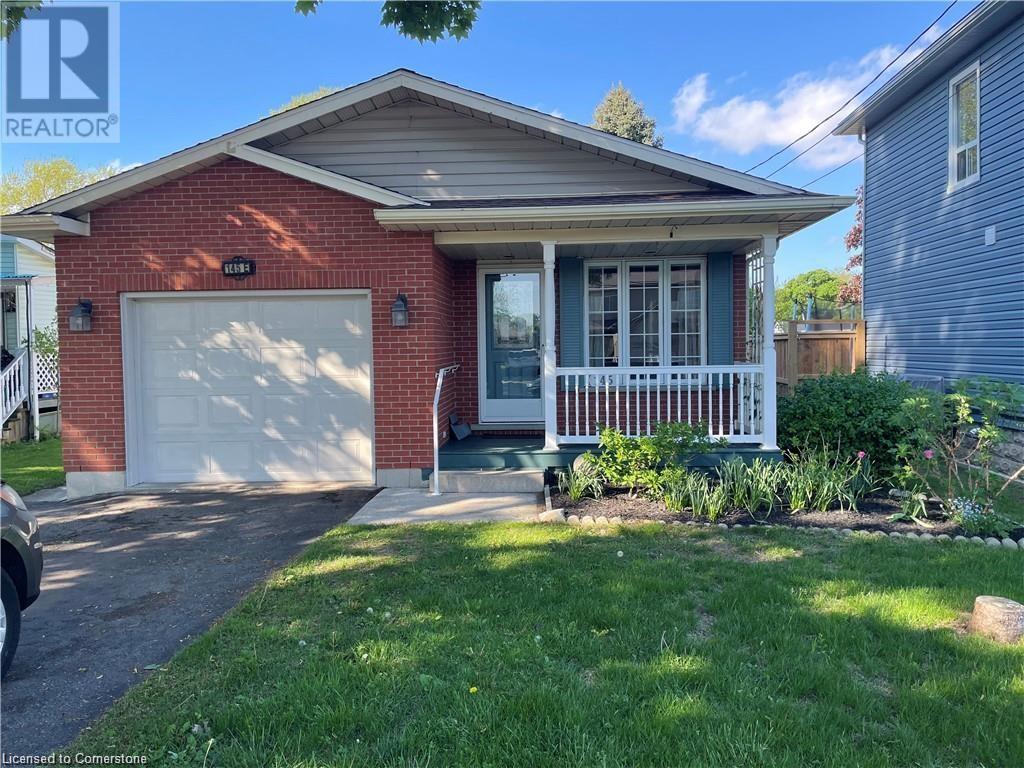 Property at 145 CROSS Street E image 2
