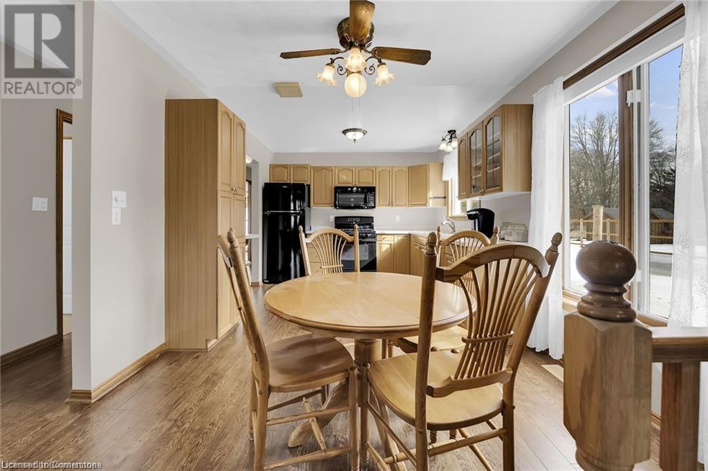 Property at 145 CROSS Street E image 5