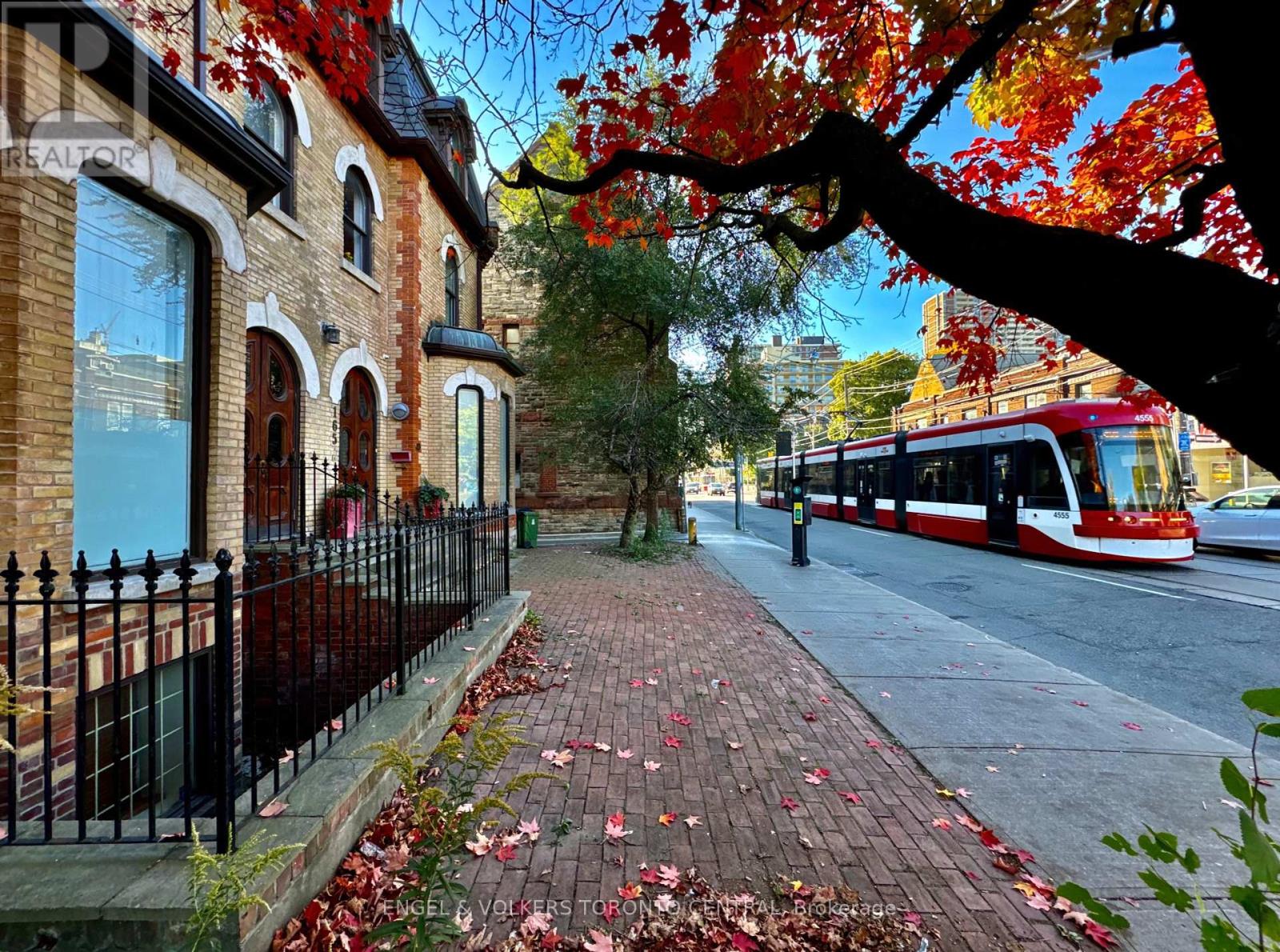 167 CARLTON STREET, Toronto, Ontario