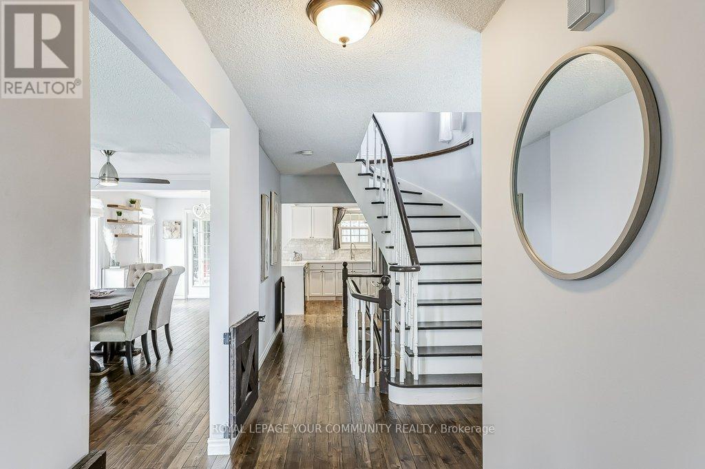 Property at 44 CANADIAN OAKS DRIVE image 4
