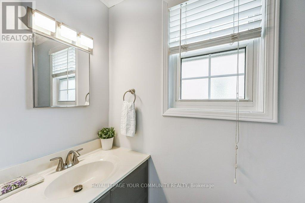 Property at 44 CANADIAN OAKS DRIVE image 5