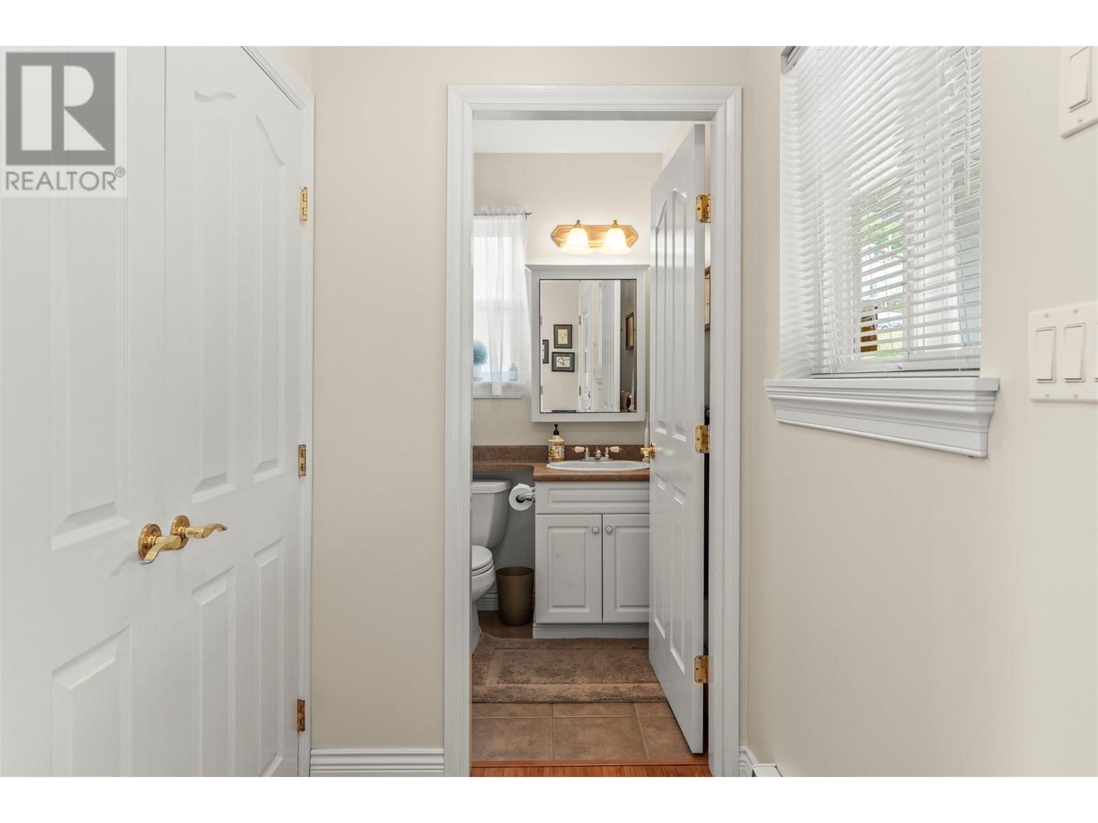 367 Killarney Way, Vernon, British Columbia  V1H 2C5 - Photo 5 - 10354919