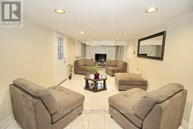 304 Firglen Ridge, Vaughan, Ontario  L4L 1N7 - Photo 27 - N12272784