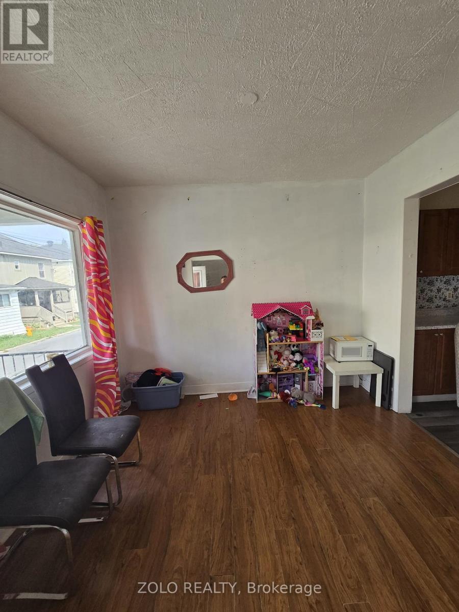 Property at 312 PRINCE ARTHUR STREET image 5