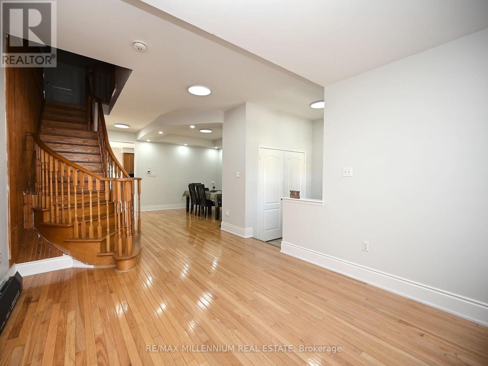 5 Freshspring Drive, Brampton (Sandringham-Wellington), Ontario  L6R 3H6 - Photo 10 - W12272875