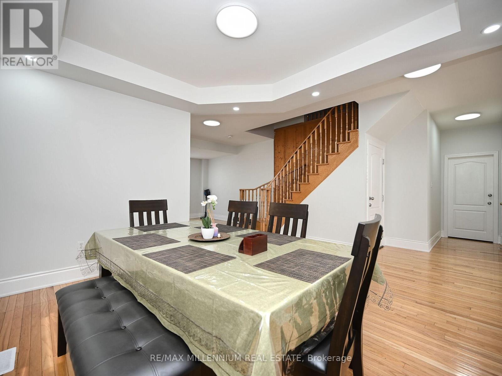 5 Freshspring Drive, Brampton (Sandringham-Wellington), Ontario  L6R 3H6 - Photo 12 - W12272875