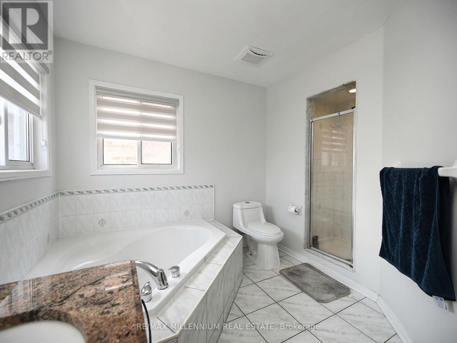 5 Freshspring Drive, Brampton (Sandringham-Wellington), Ontario  L6R 3H6 - Photo 31 - W12272875