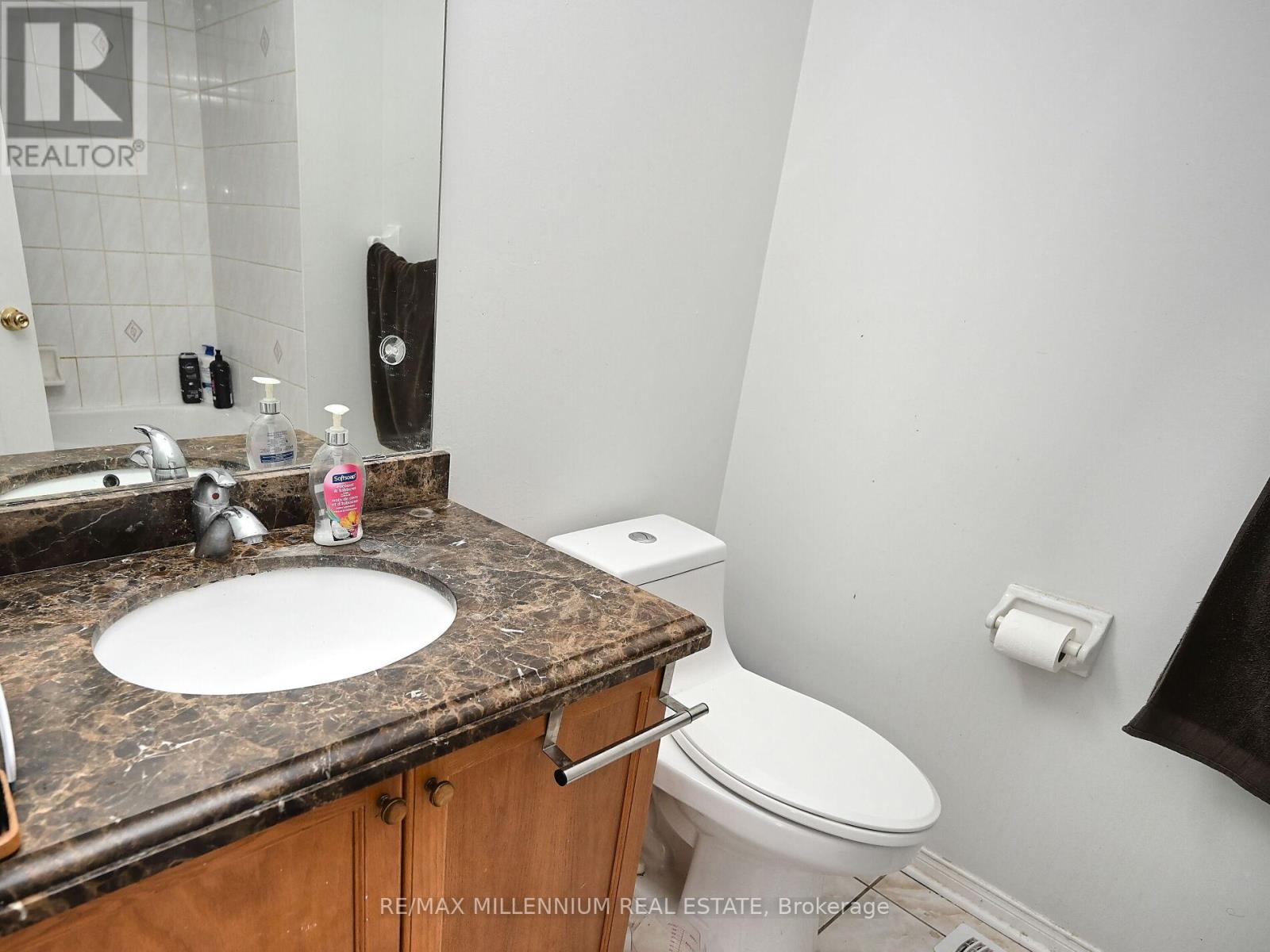 5 Freshspring Drive, Brampton (Sandringham-Wellington), Ontario  L6R 3H6 - Photo 34 - W12272875