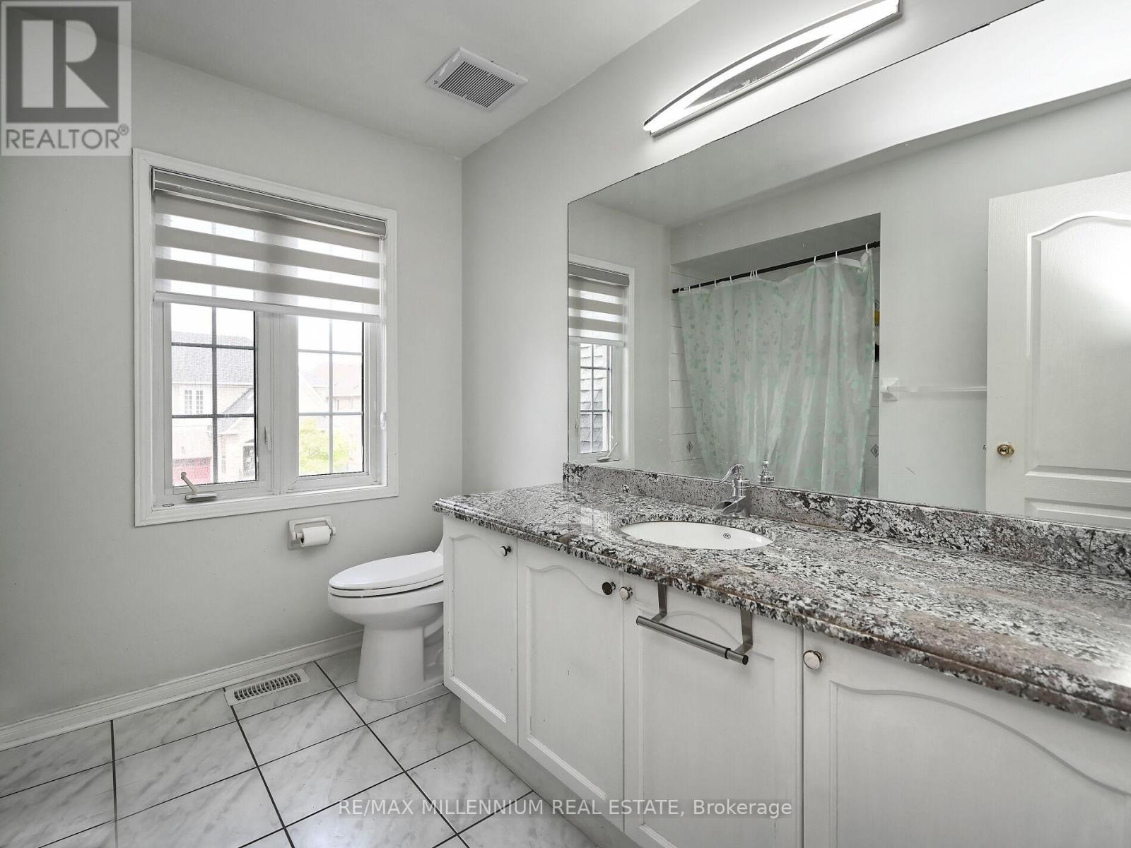 5 Freshspring Drive, Brampton (Sandringham-Wellington), Ontario  L6R 3H6 - Photo 37 - W12272875