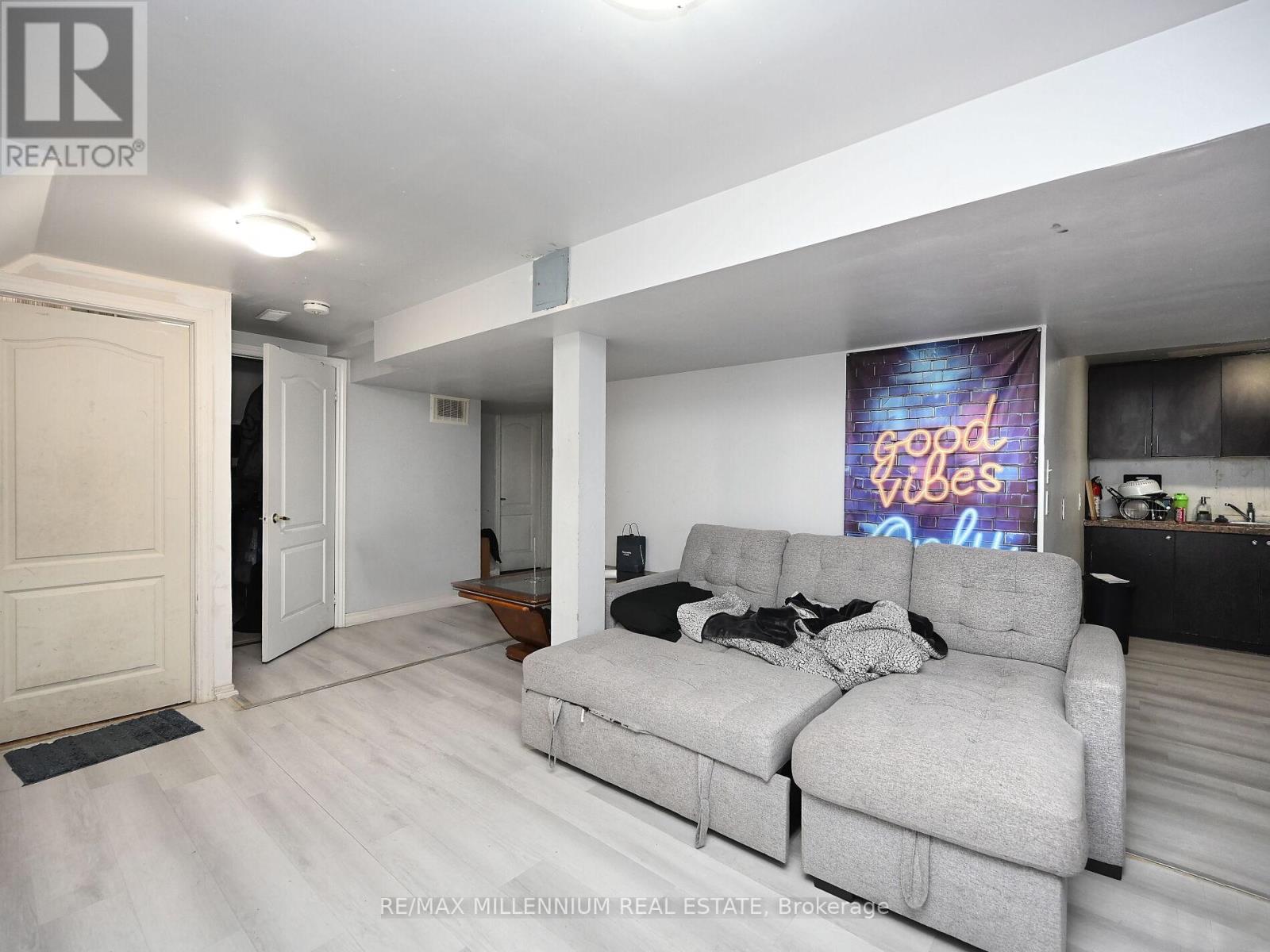5 Freshspring Drive, Brampton (Sandringham-Wellington), Ontario  L6R 3H6 - Photo 41 - W12272875
