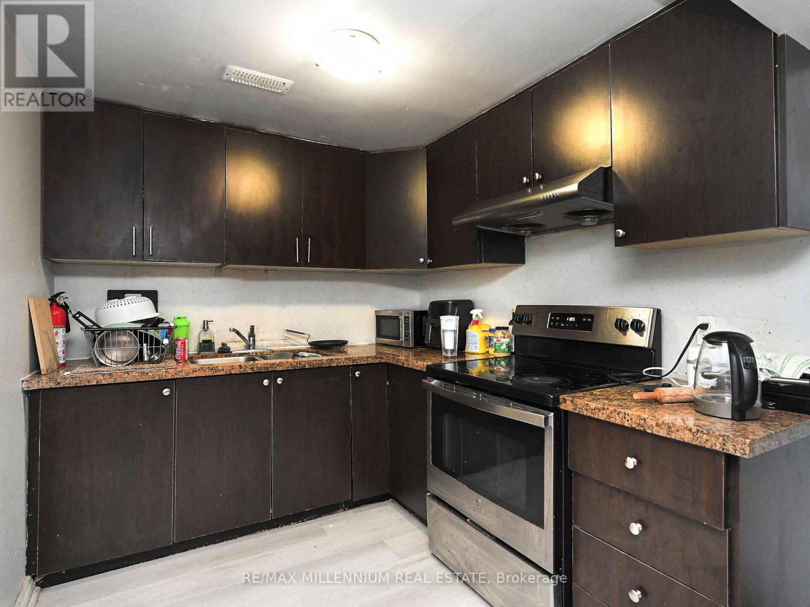5 Freshspring Drive, Brampton (Sandringham-Wellington), Ontario  L6R 3H6 - Photo 44 - W12272875