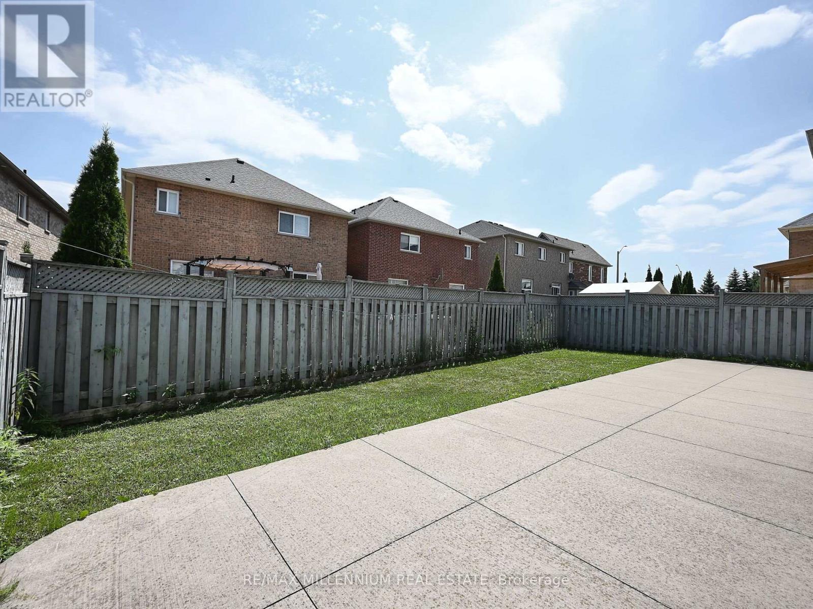 5 Freshspring Drive, Brampton (Sandringham-Wellington), Ontario  L6R 3H6 - Photo 46 - W12272875