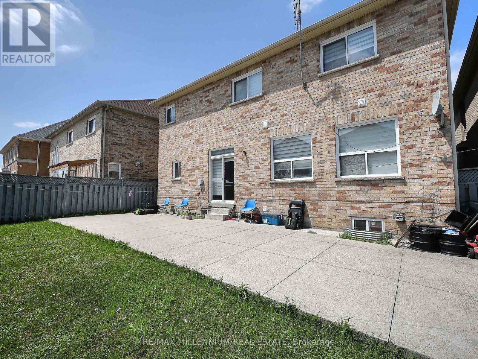 5 Freshspring Drive, Brampton (Sandringham-Wellington), Ontario  L6R 3H6 - Photo 48 - W12272875