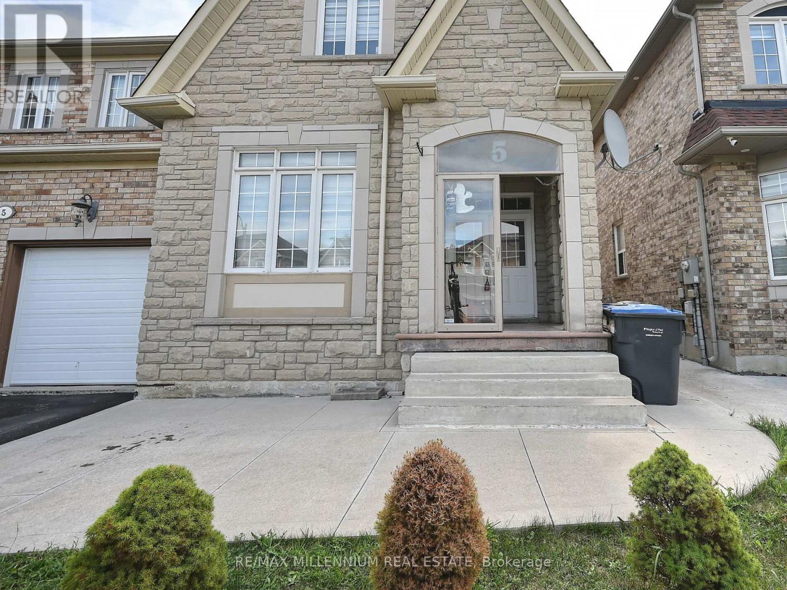 5 Freshspring Drive, Brampton (Sandringham-Wellington), Ontario  L6R 3H6 - Photo 6 - W12272875