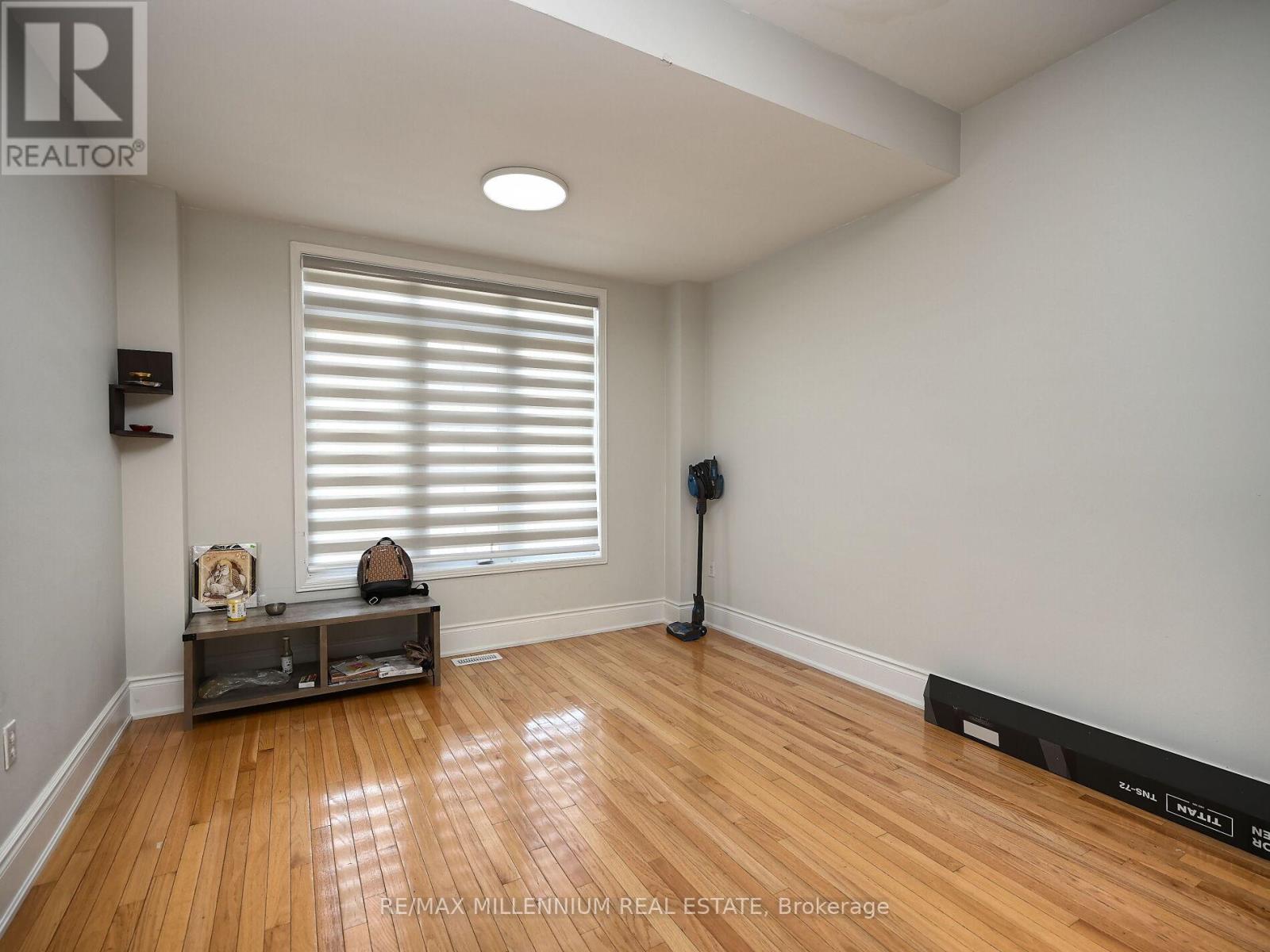 5 Freshspring Drive, Brampton (Sandringham-Wellington), Ontario  L6R 3H6 - Photo 8 - W12272875