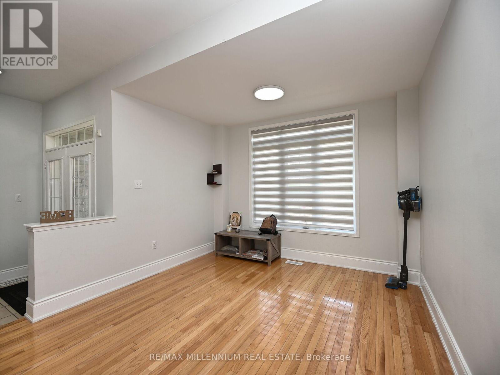 5 Freshspring Drive, Brampton (Sandringham-Wellington), Ontario  L6R 3H6 - Photo 9 - W12272875