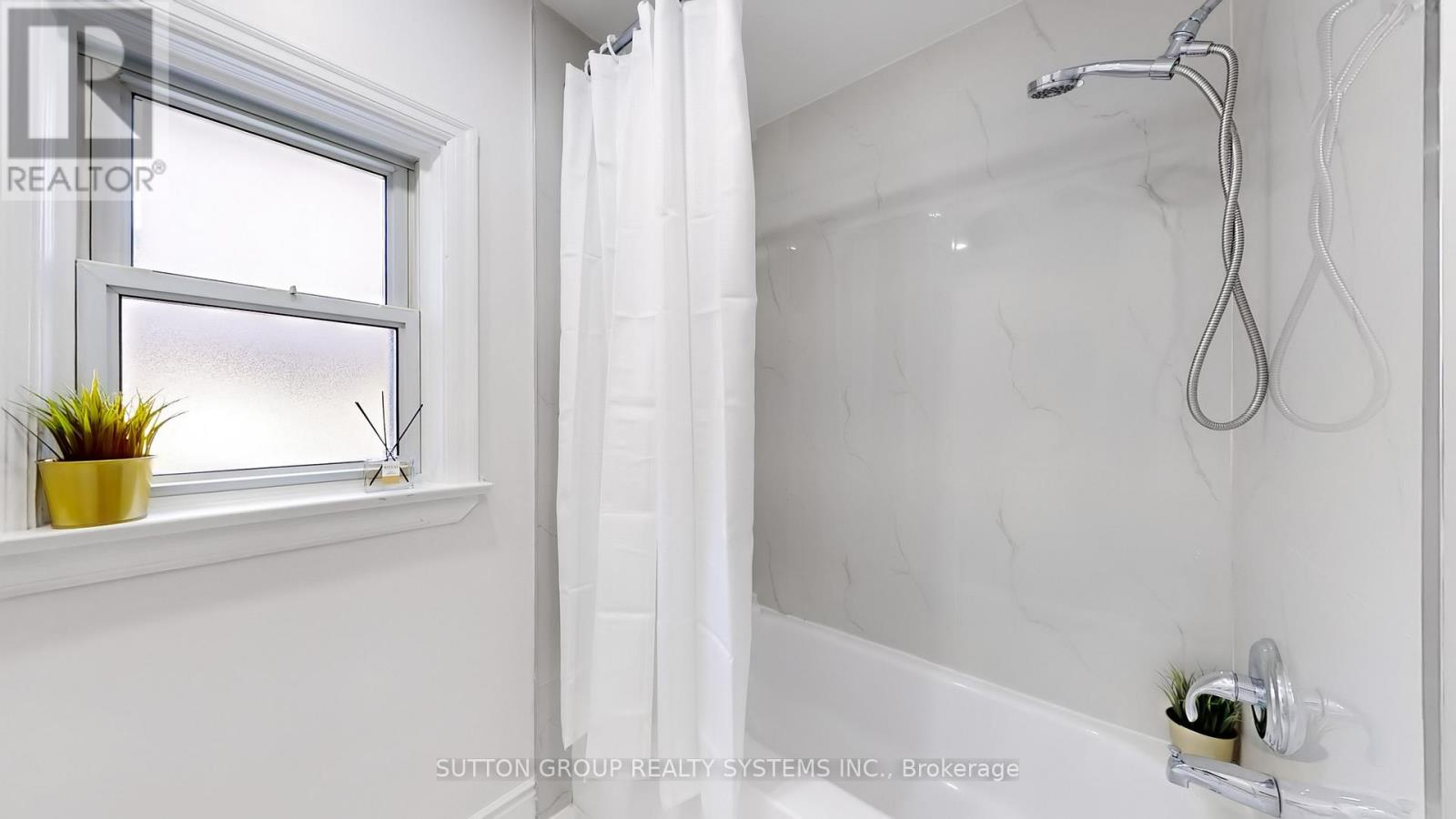 355 Culford Road, Toronto (Maple Leaf), Ontario  M6L 2V8 - Photo 22 - W12272910