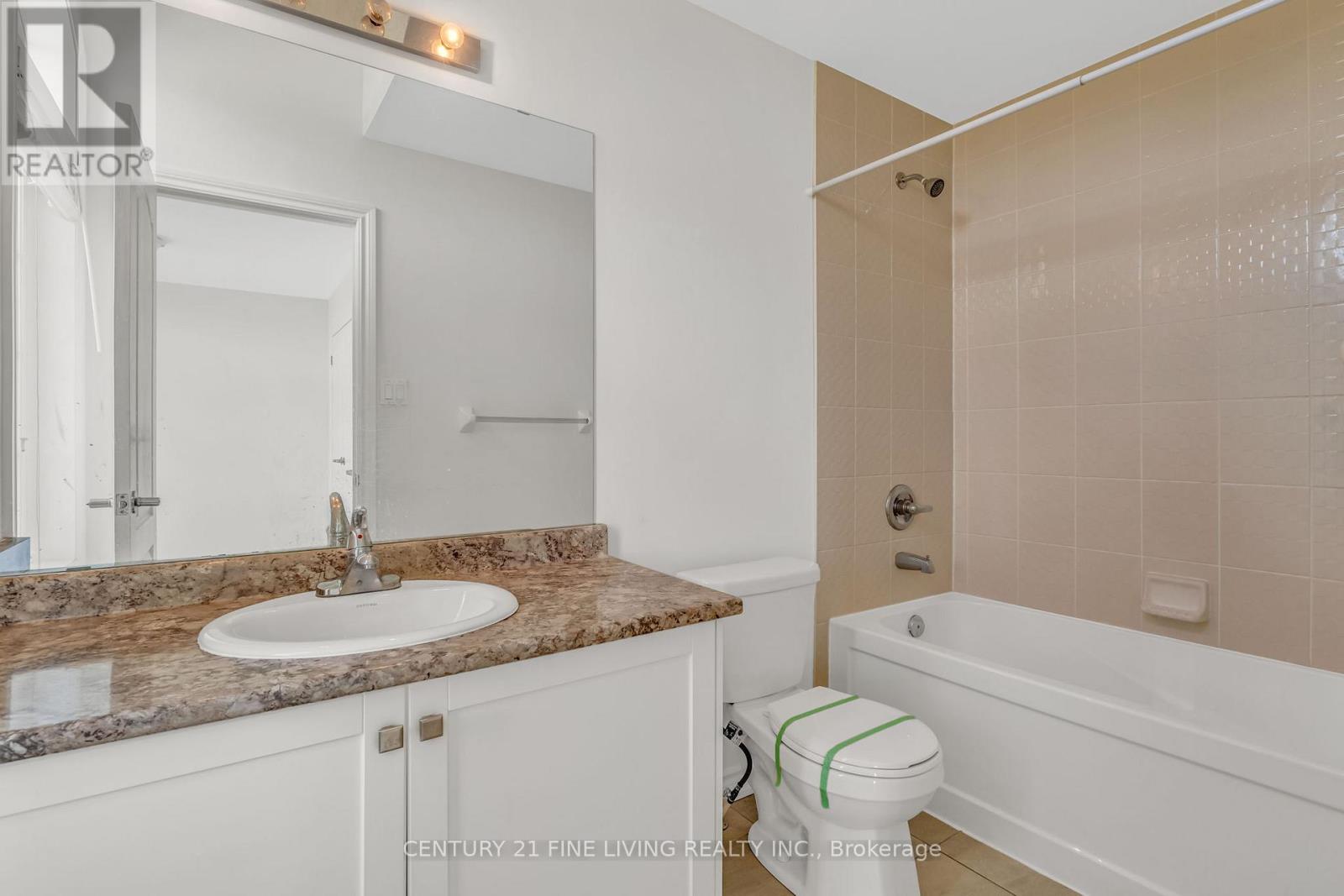 495 Queen Mary Drive, Brampton, Ontario L7A 4Y1 - Photo 21 - W12272978