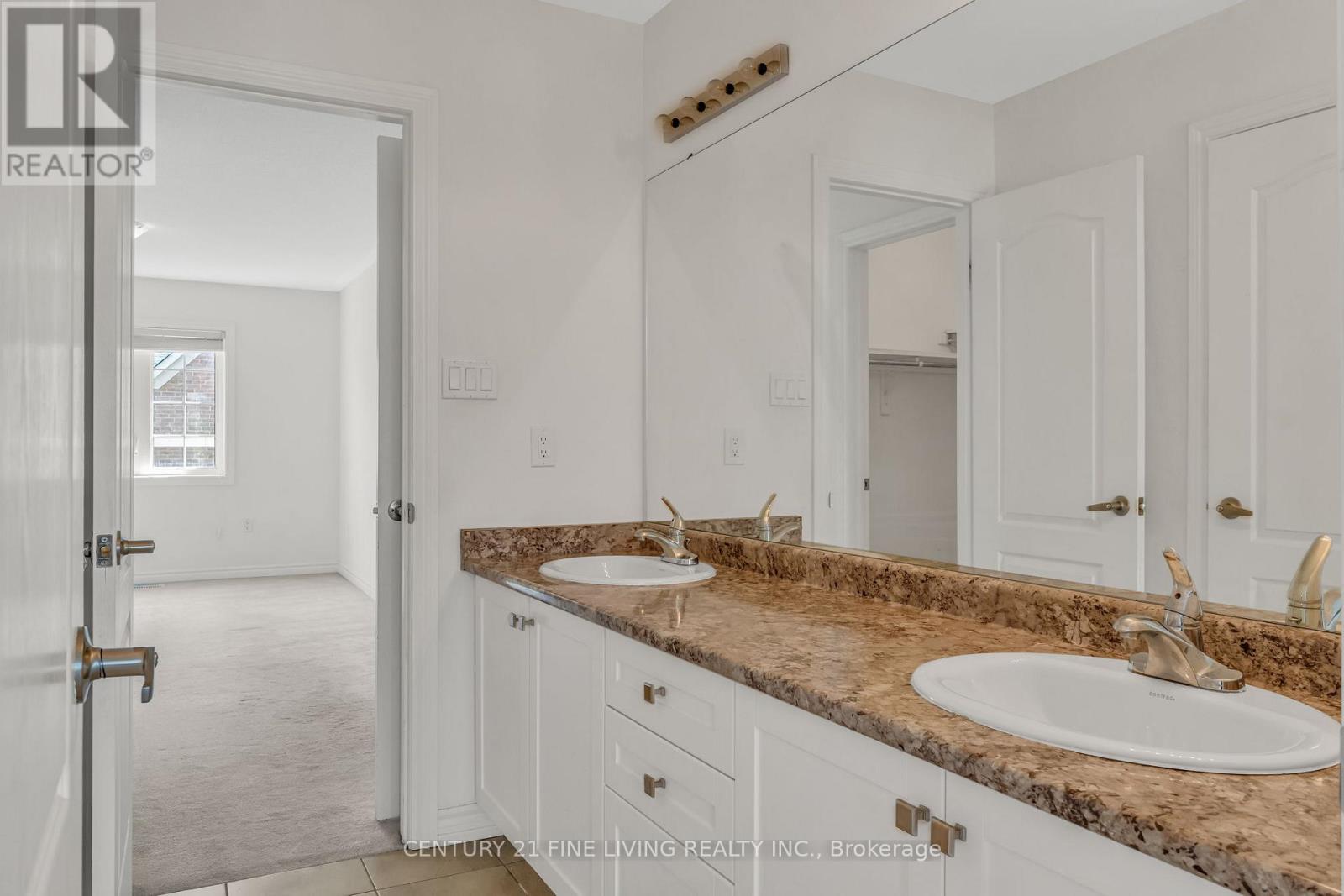 495 Queen Mary Drive, Brampton, Ontario L7A 4Y1 - Photo 23 - W12272978