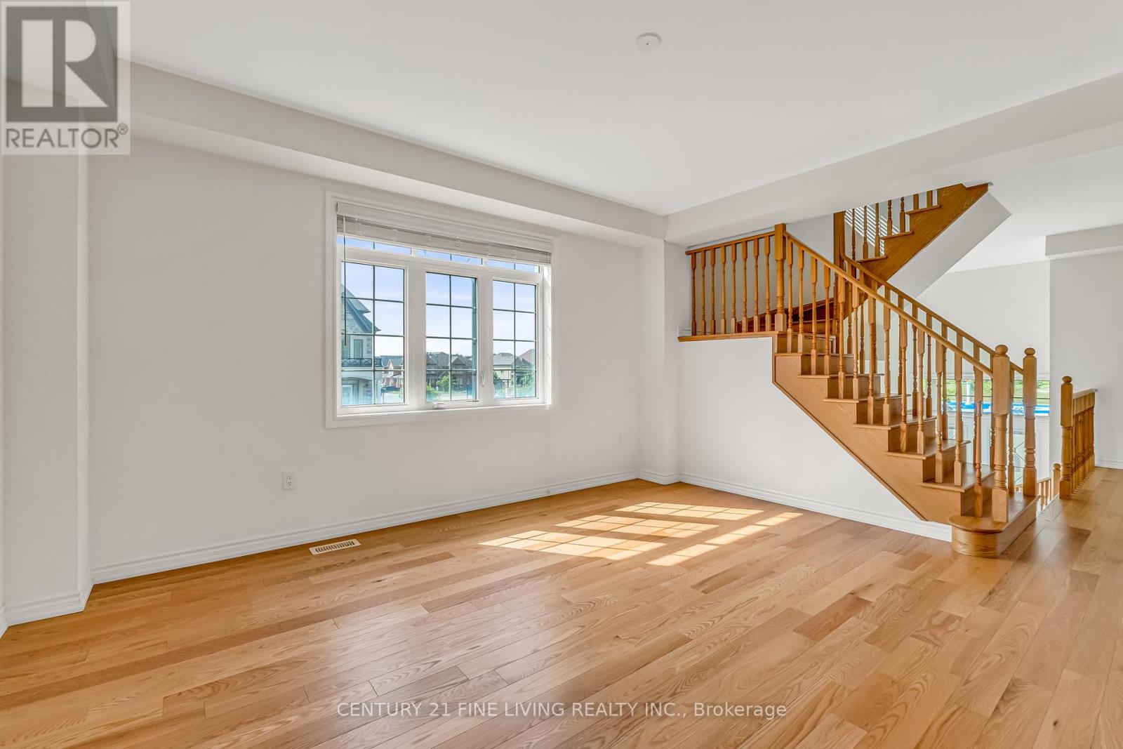 495 Queen Mary Drive, Brampton, Ontario L7A 4Y1 - Photo 9 - W12272978