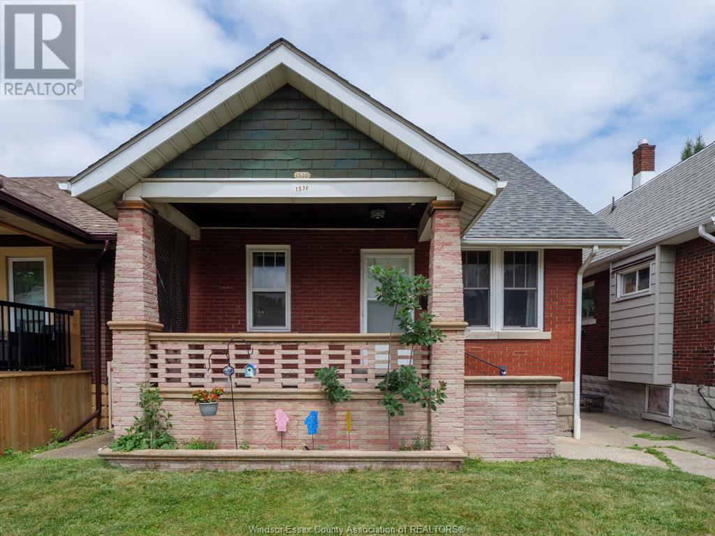 MLS# 25017403: 1538 Gladstone AVENUE, Windsor, Canada