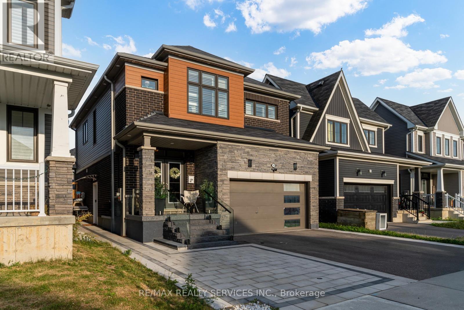 Property at 18 LISE LANE image 3