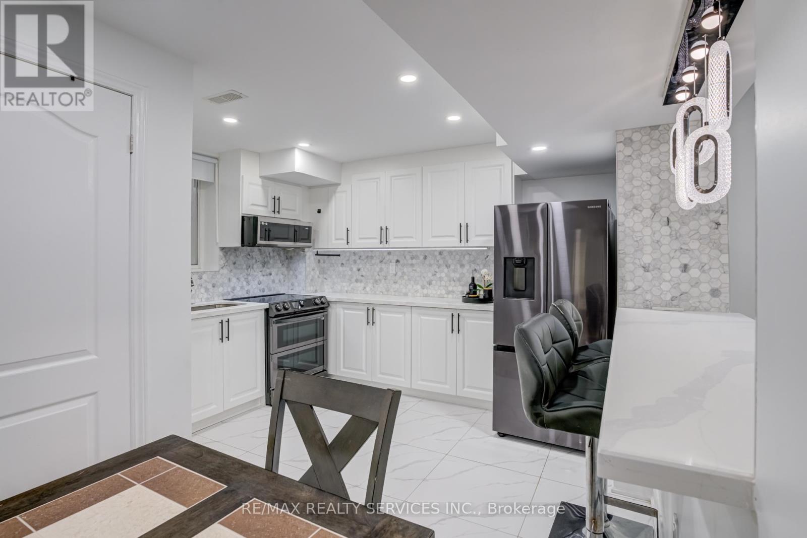 18 Lise Lane, Haldimand, Ontario  N3W 0C8 - Photo 33 - X12272677