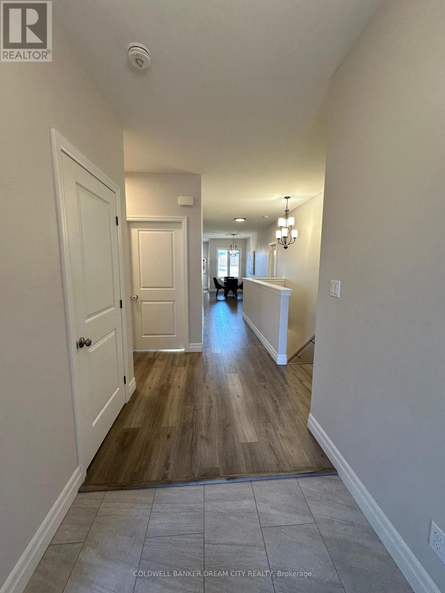 Property at 28 MATHEOS CRESCENT image 2
