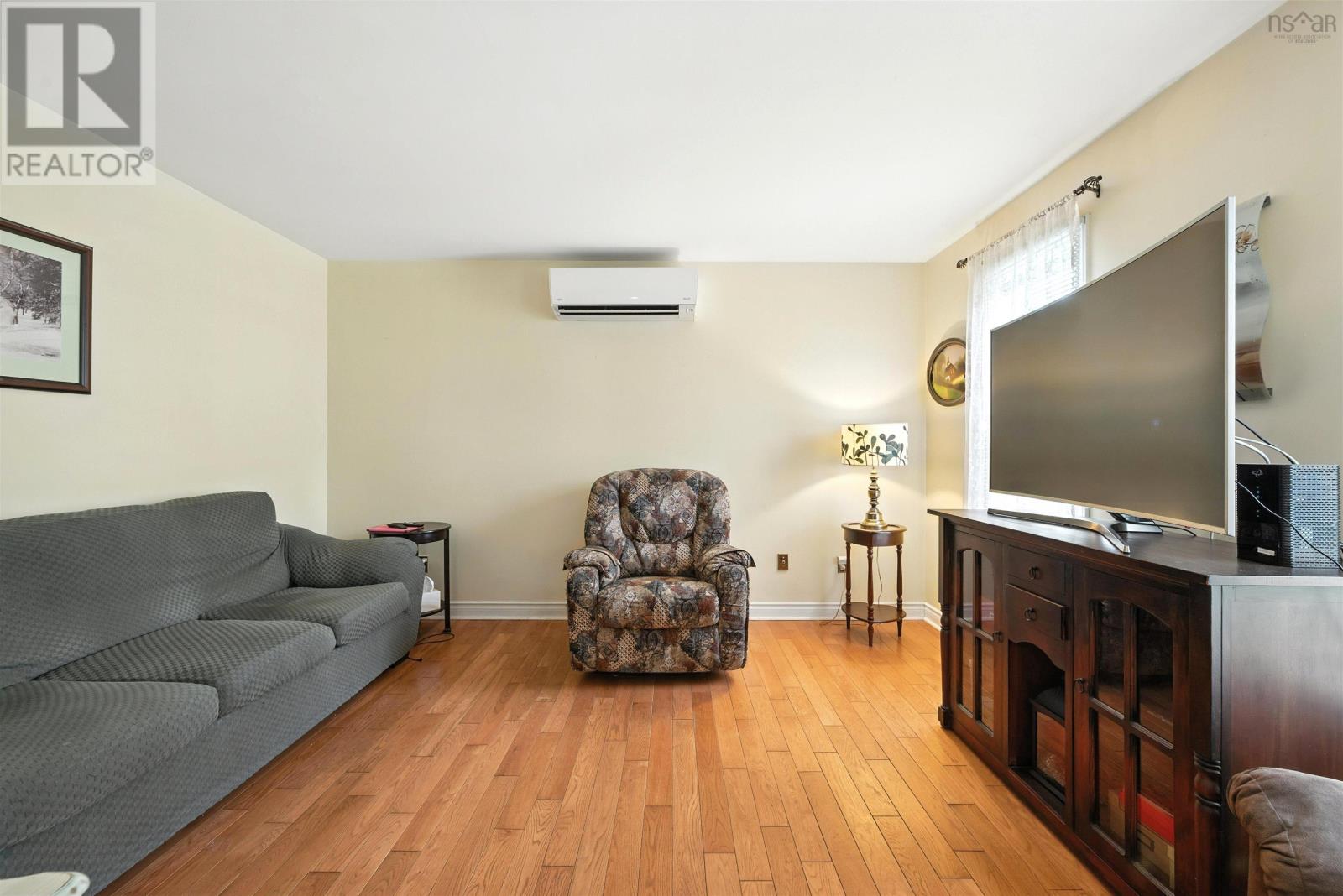 Property at 74 Bruce Drive image 5