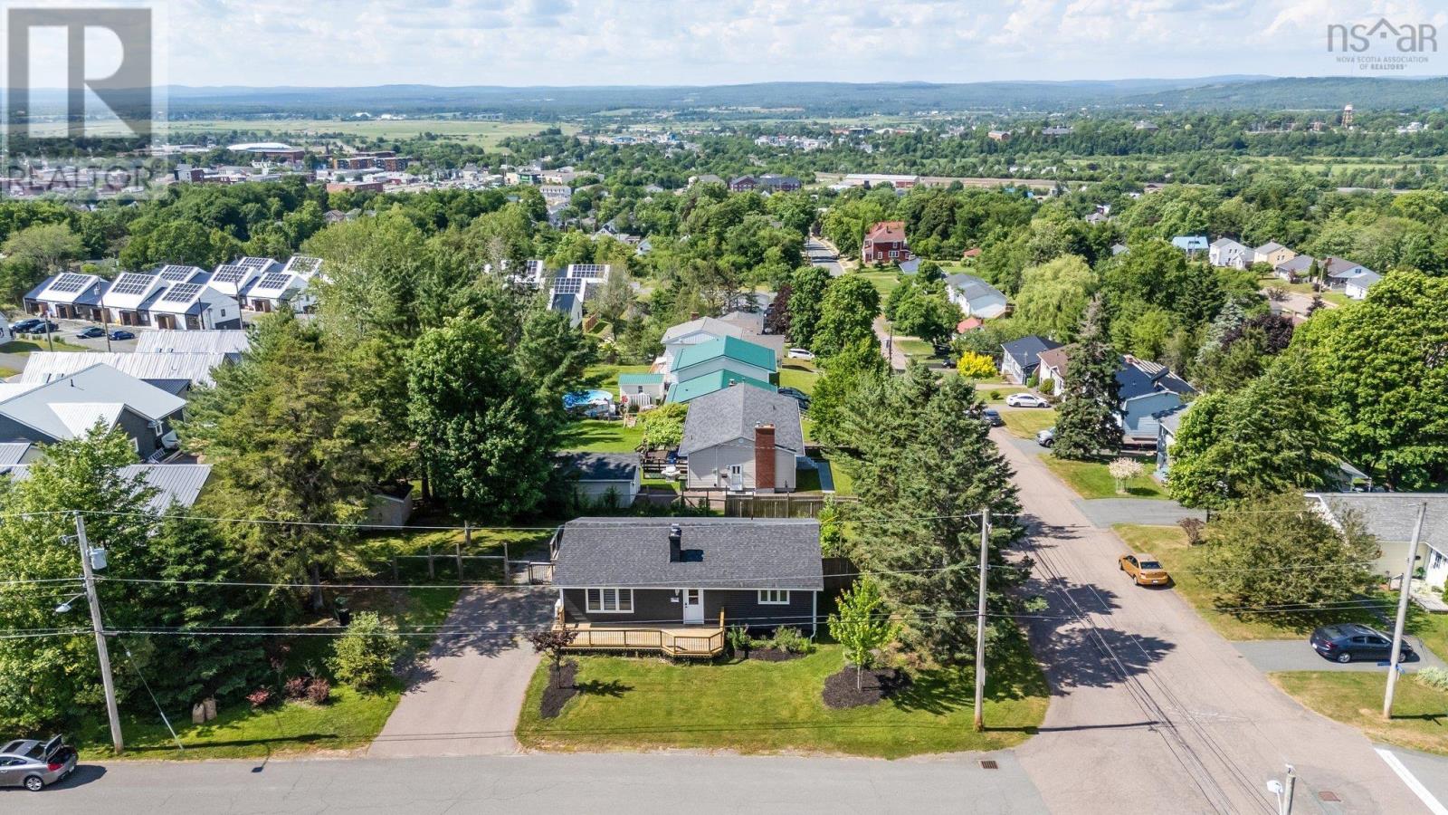 Property at 39 Centennial Drive image 3