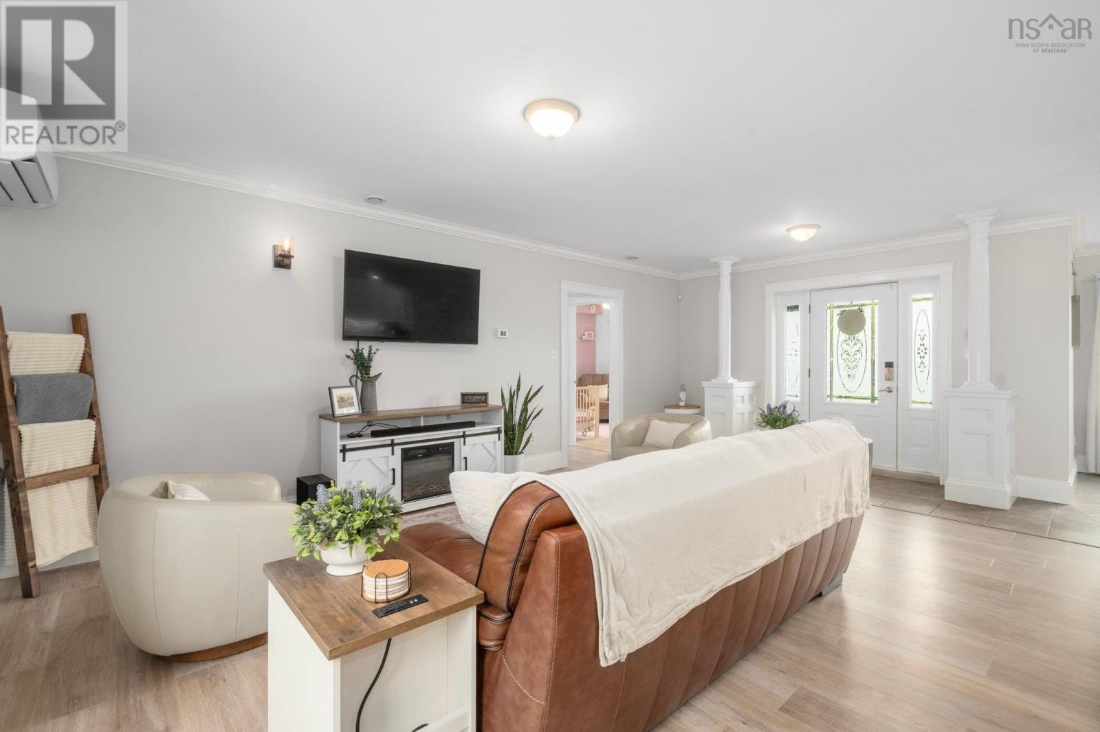Property at 108 Danny Drive image 4