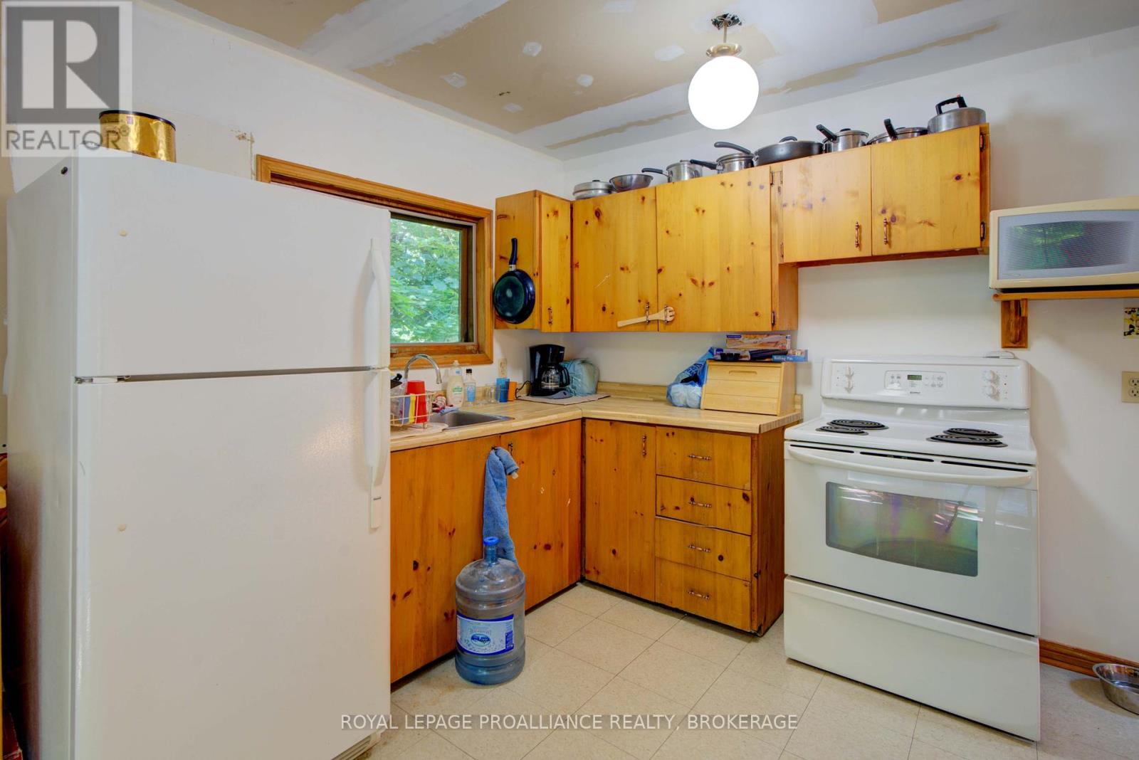 98 Rocky Ridge Lane, Rideau Lakes, Ontario  K0G 1X0 - Photo 24 - X12273269