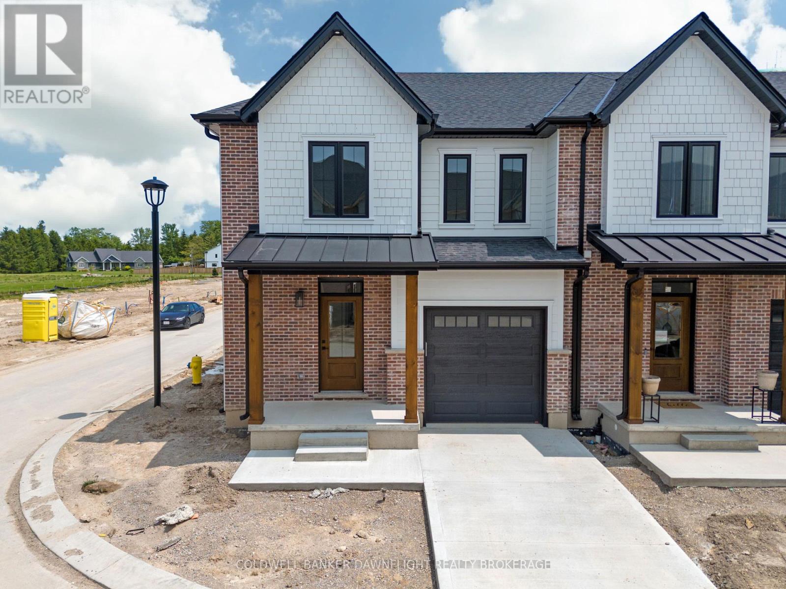 27 - 147 Scotts Drive, Lucan Biddulph, Ontario  N0M 2J0 - Photo 1 - X12273202