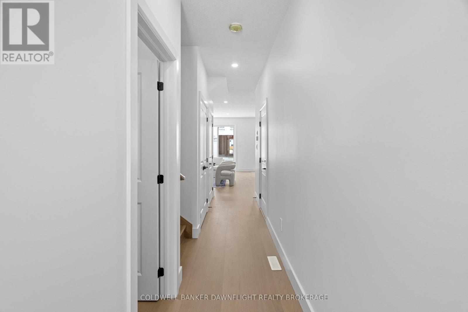 27 - 147 Scotts Drive, Lucan Biddulph, Ontario  N0M 2J0 - Photo 5 - X12273202