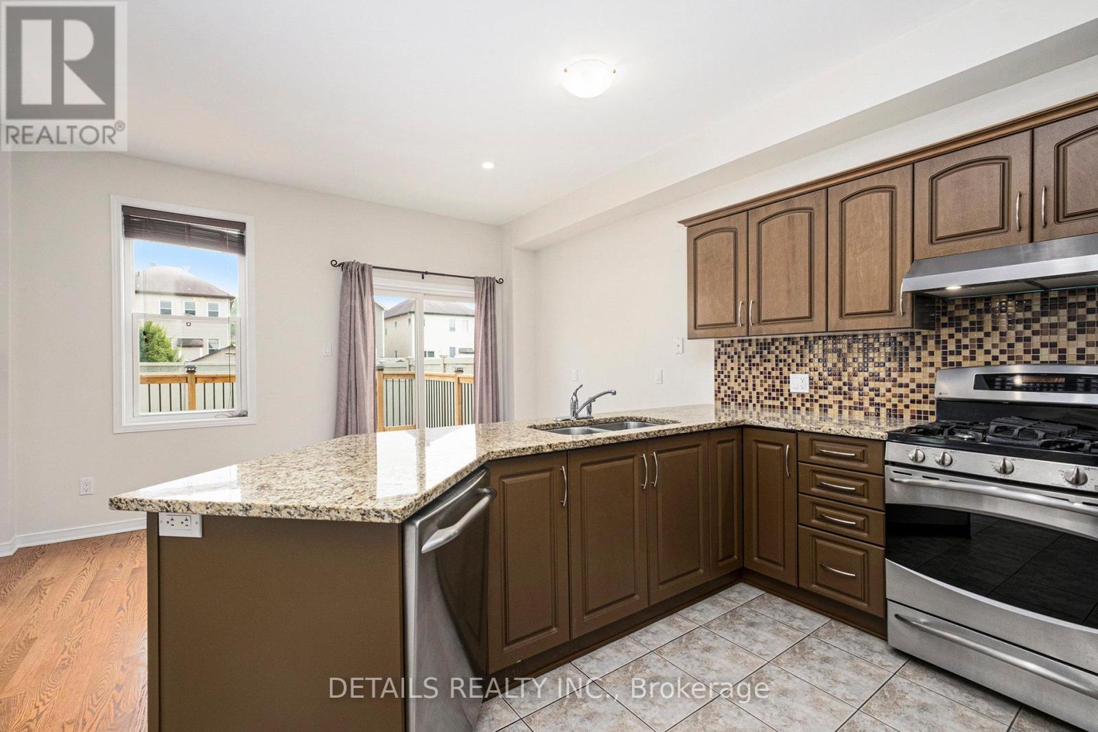 809 Pinnacle Street, Ottawa, Ontario  K4A 0L6 - Photo 14 - X12204738