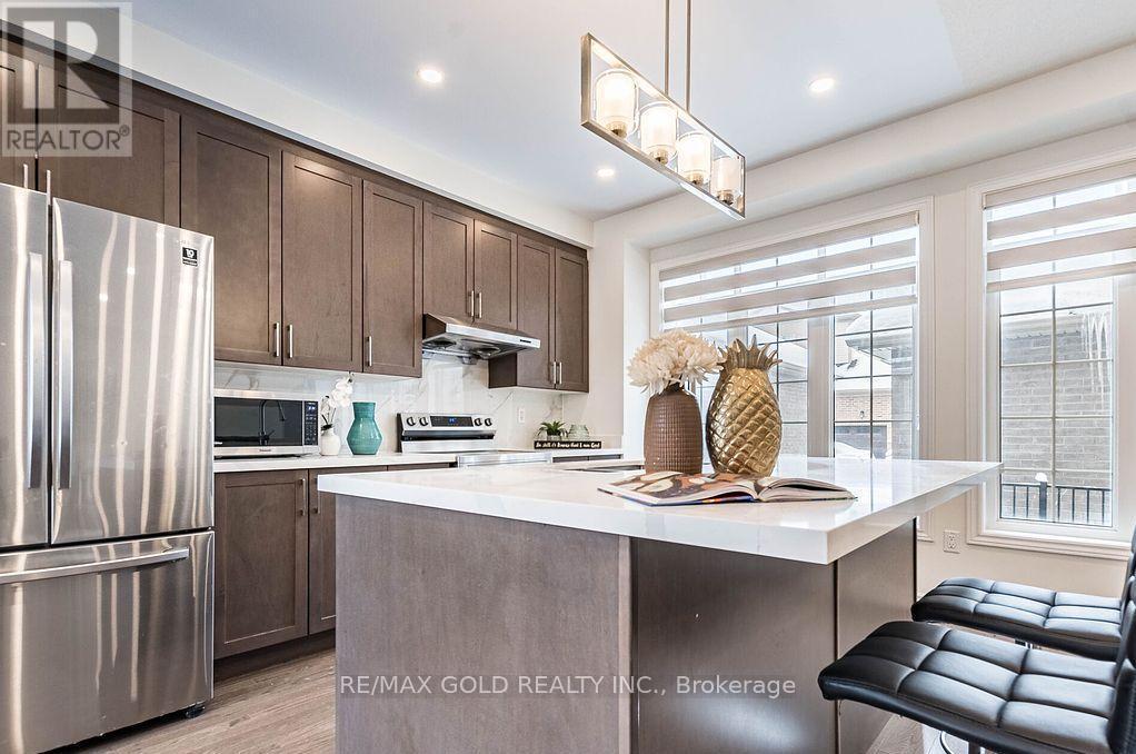 60 Block Road, Brampton, Ontario  L7A 5B3 - Photo 10 - W12273056