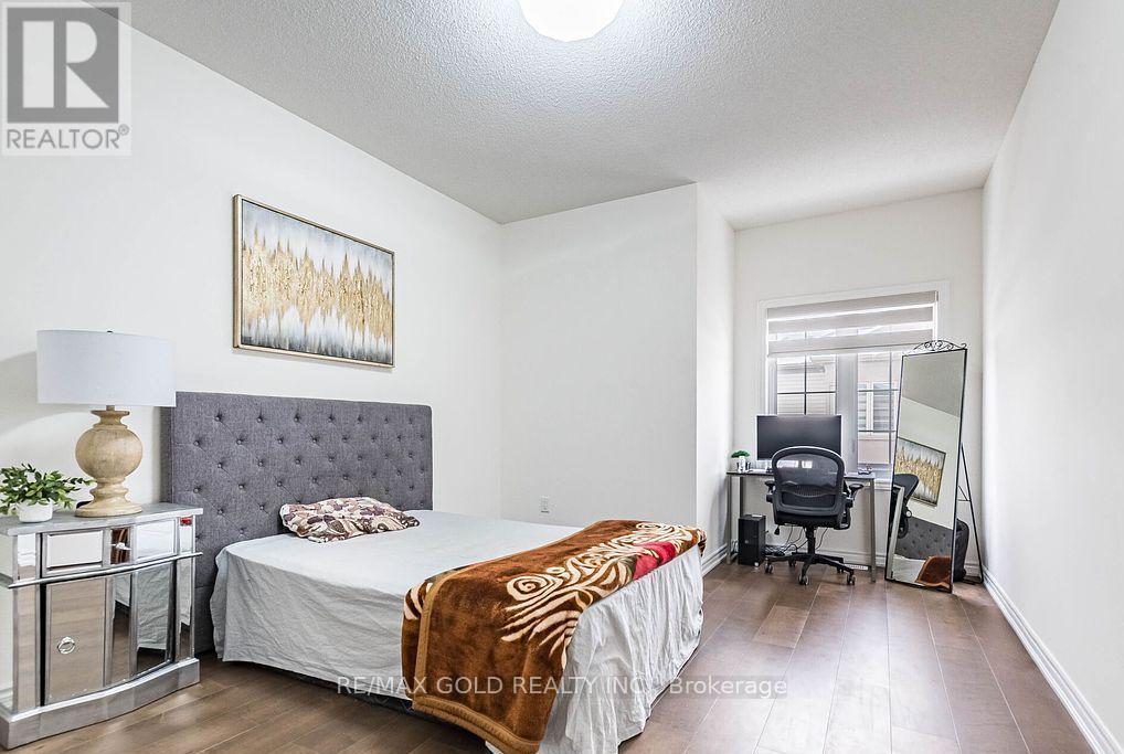 60 Block Road, Brampton, Ontario  L7A 5B3 - Photo 24 - W12273056