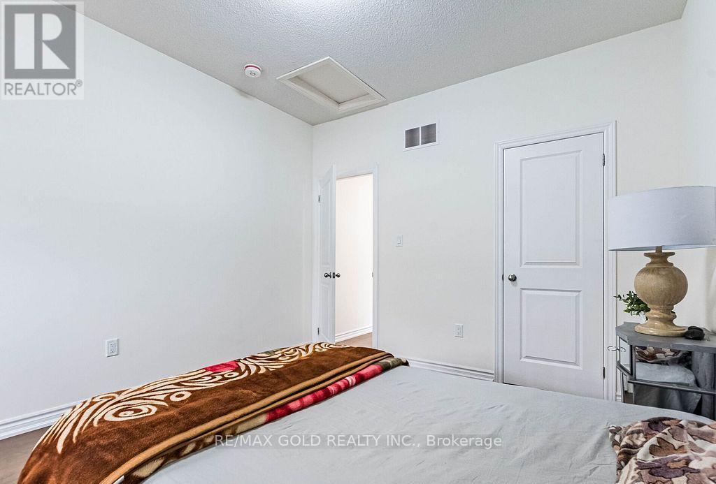 60 Block Road, Brampton, Ontario  L7A 5B3 - Photo 25 - W12273056