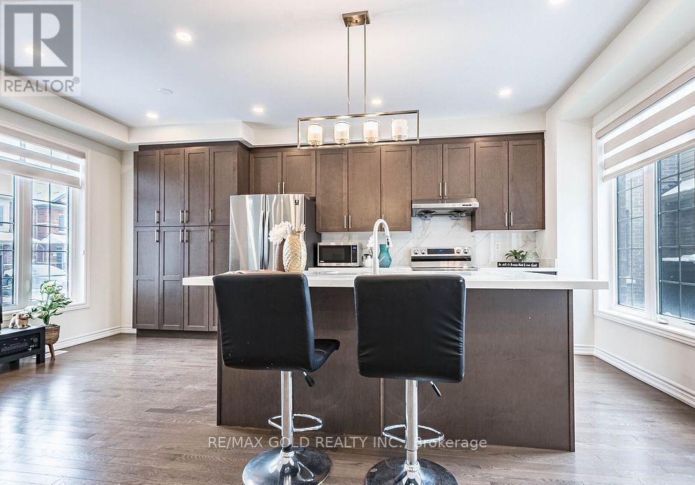 60 Block Road, Brampton, Ontario  L7A 5B3 - Photo 8 - W12273056