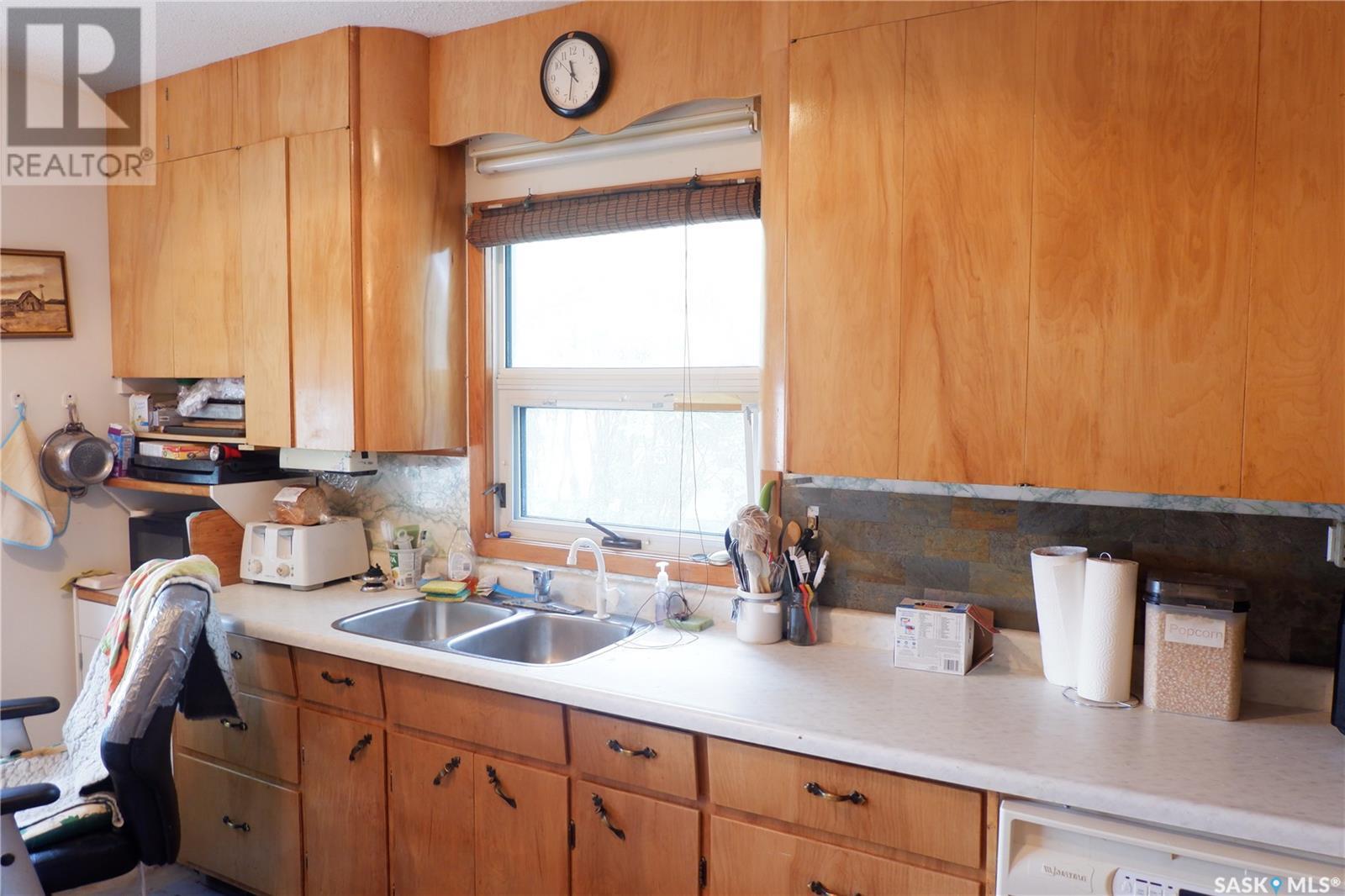 Property at 220 6th AVENUE E image 2