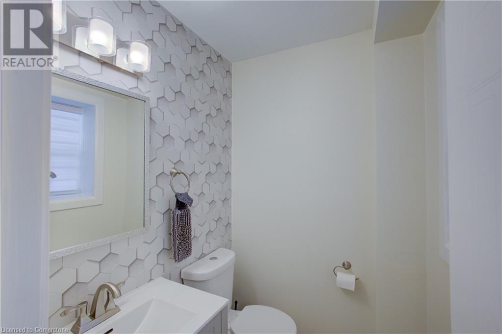 Property at 28 BARTLEMAN Crescent image 4