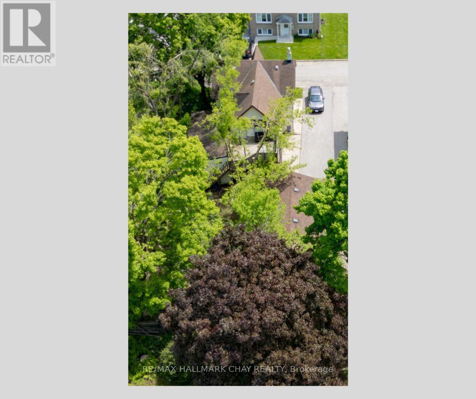 4 East Street, Barrie, Ontario  L4M 2N4 - Photo 12 - S12164262