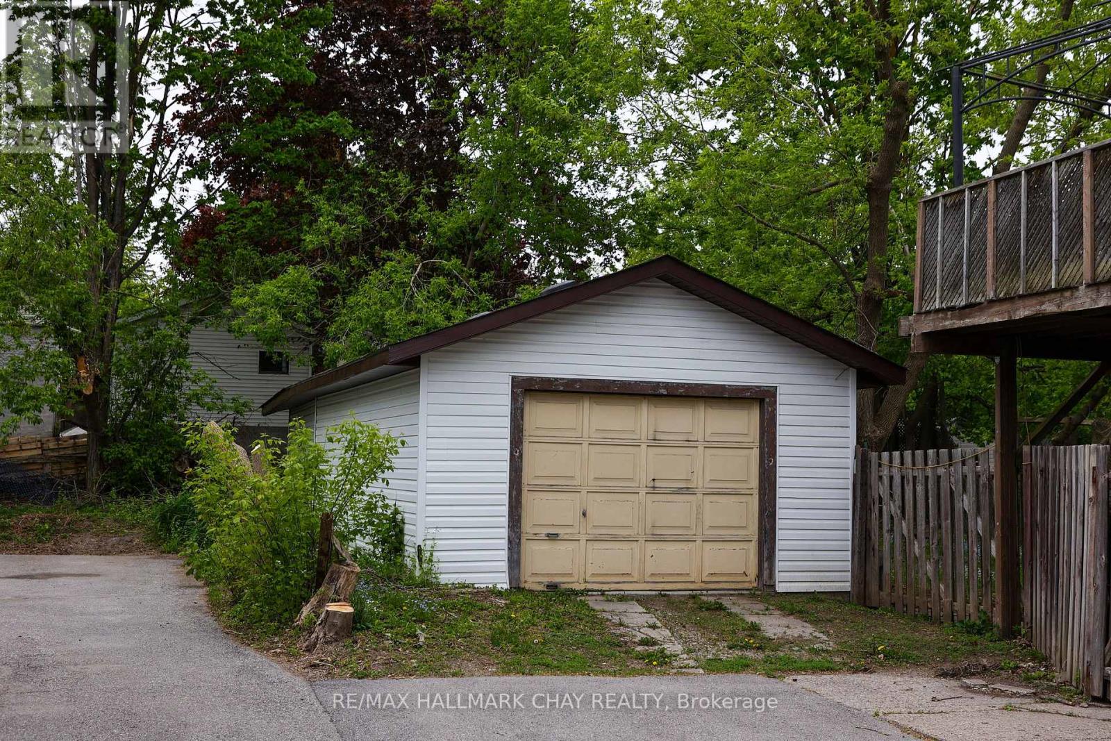 4 East Street, Barrie, Ontario  L4M 2N4 - Photo 4 - S12164262
