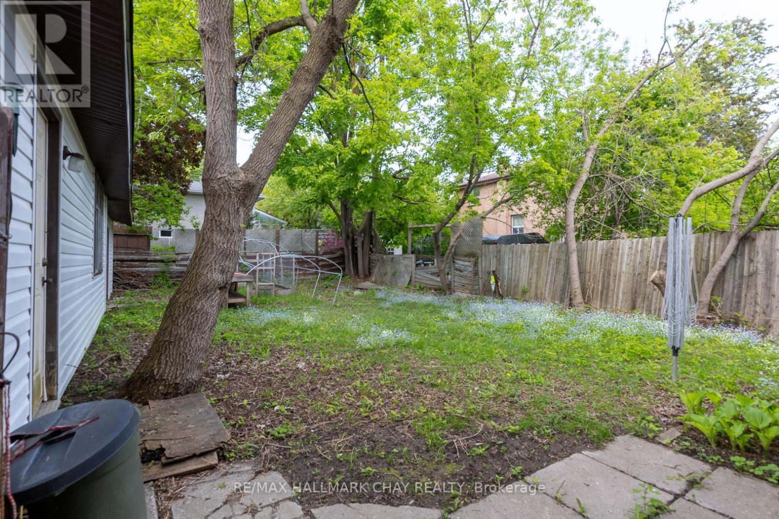 4 East Street, Barrie, Ontario  L4M 2N4 - Photo 6 - S12164262