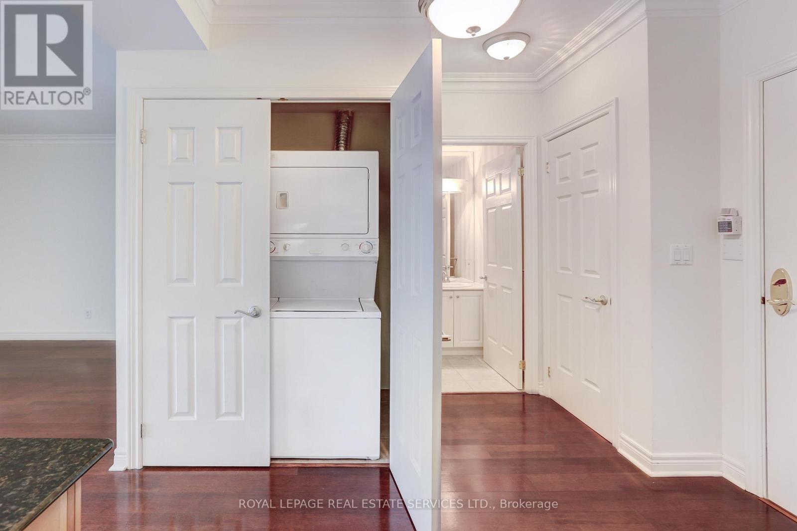 303 - 3085 Bloor Street W, Toronto, Ontario  M8X 1C8 - Photo 16 - W12158567