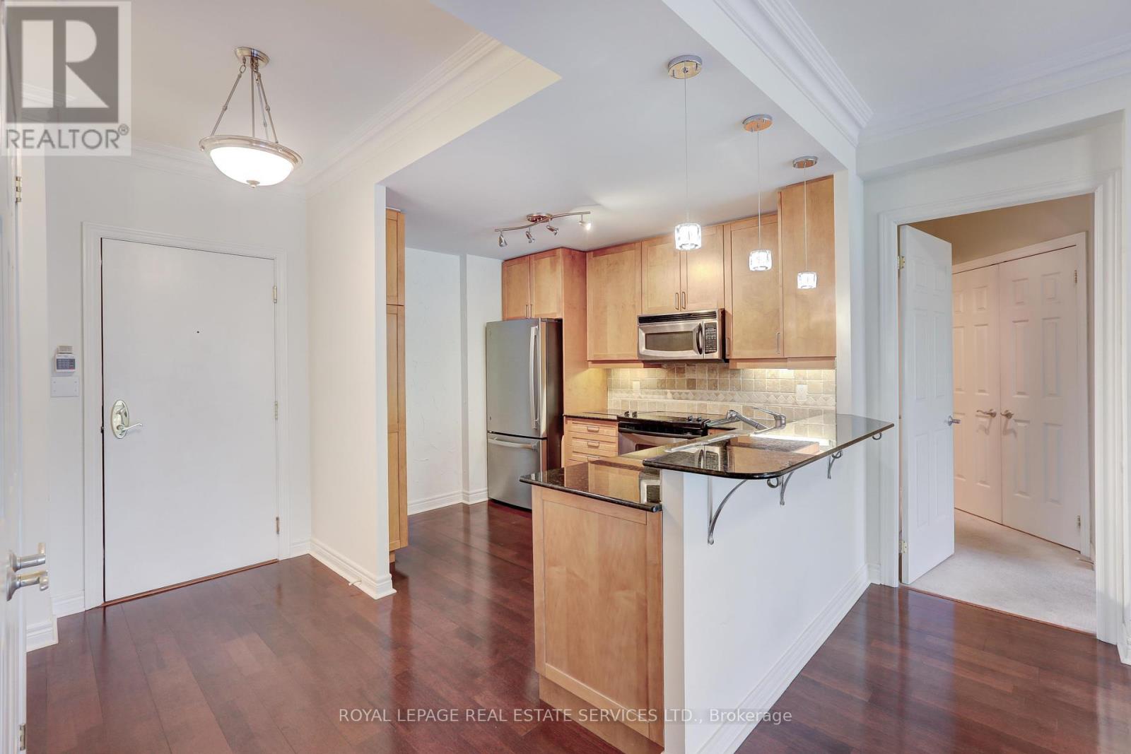303 - 3085 Bloor Street W, Toronto, Ontario  M8X 1C8 - Photo 11 - W12158567