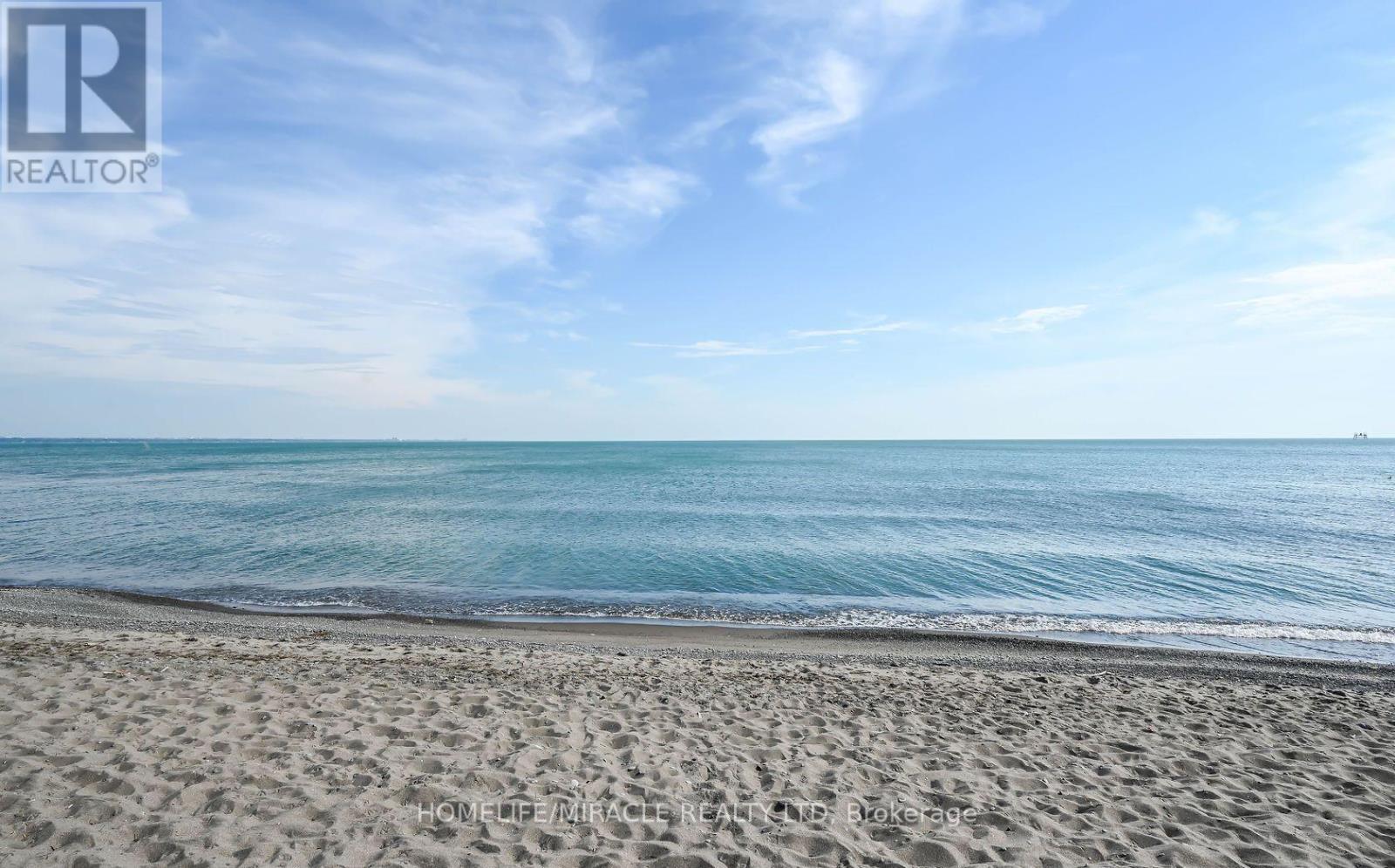 198 Beach Boulevard, Hamilton (Hamilton Beach), Ontario  L8H 6V9 - Photo 12 - X12070373